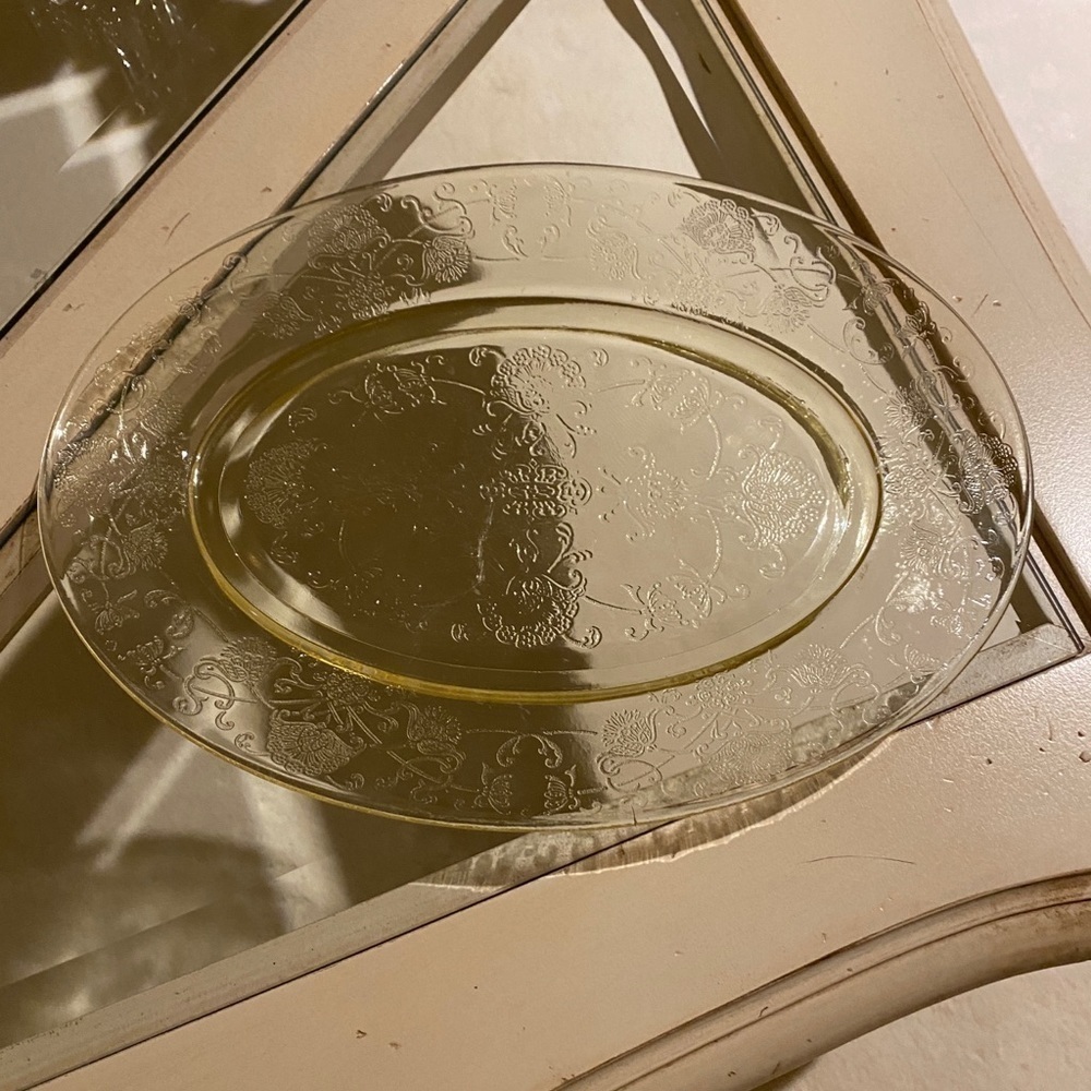 Hazel Atlas Vintage Yellow "Florentine Collection No. 2. 11" Oval Platter